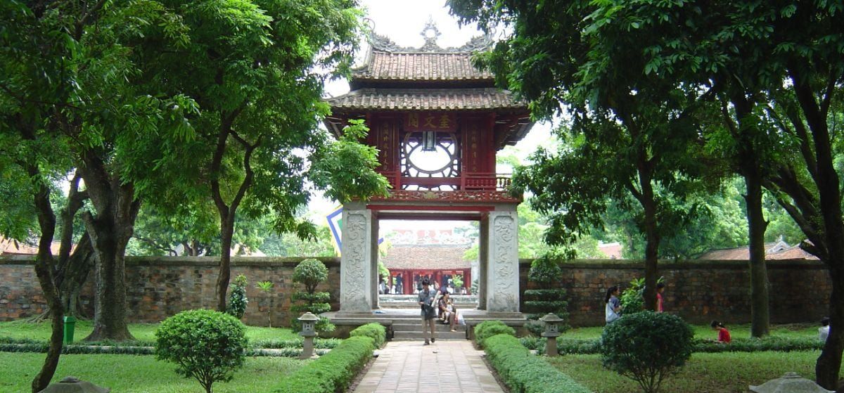 Đi thăm Văn Miếu - Quốc Tử Giám: Lưu ý gì để tôn trọng di tích?